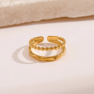 Double-layered 18K gold plated titanium steel ring with bead chain and hammered texture