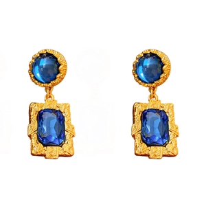 Boucles d'oreilles vintage dorées avec pierres bleues et cristaux de forme carrée