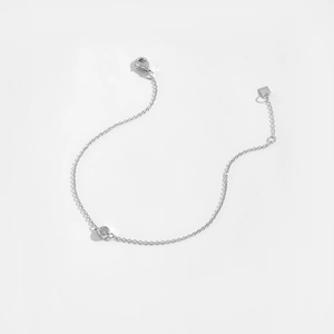 Elegant 925 sterling silver bracelet for women with a single round zirconia and lobster clasp