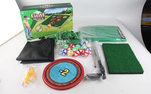 Détails du kit de jeu de golf avec tapis de cible, clubs et balles colorées