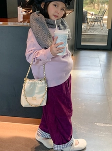 Rosa Sweatshirt und lila Cordhose Outfit-Set für Mädchen mit Umhängetasche