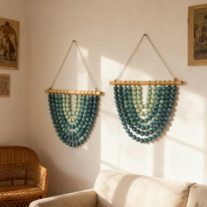 Böhmischer Wandbehang mit Farbverlauf-Perlen und Holzstab für nordisches Wohndesign