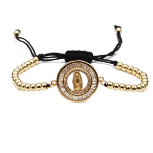 Bracelet ajustable en billes dorées avec pendentif Vierge Marie et zircons étincelants