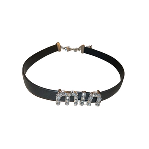 Collier ras du cou en similicuir noir avec lettres en strass et chaîne ajustable