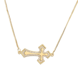 Collana con croce orizzontale dorata con cristalli scintillanti su catena a maglia