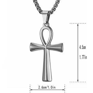 Detail van zilveren Ankh-hanger met afmetingen 4.5cm x 2.6cm en stevige vierkante ketting