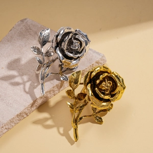 Exaggerated vintage rose flower double ring set in gold and silver metal finishes