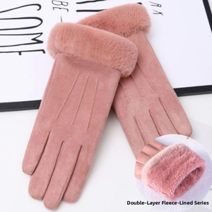 Detailed view of the thick double-layer fleece lining on warm winter touch screen gloves