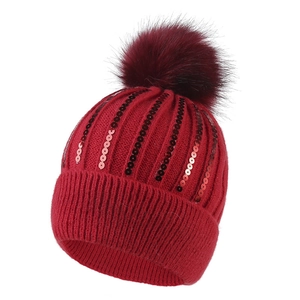 Bonnet en tricot rouge pour femme avec paillettes et pompon pour la chaleur d'hiver