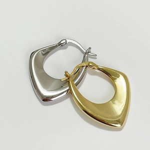 Minimalist S925 sterling silver teardrop earrings in gold and silver finishes