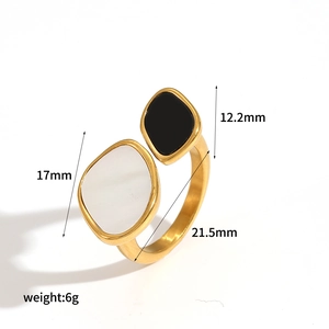 Macro detail of 18k gold plated stainless steel ring with sizing and weight measurements