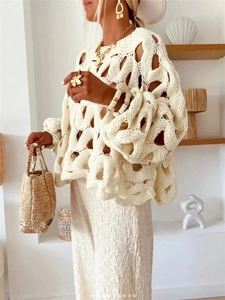 Pull bohème blanc cassé en maille ajourée avec coupe surdimensionnée et texture