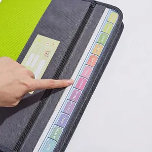 Cartella a soffietto verde fluo con 13 tasche, doppia cerniera e linguette colorate