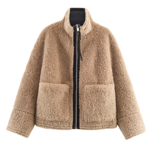 Chaqueta de forro polar marrón con cuello alto y cremallera, abrigo de piel sintética