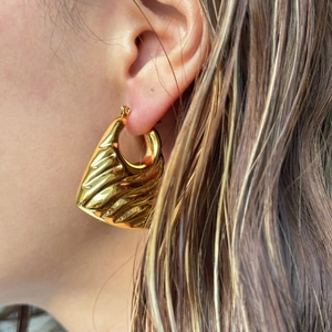 Vintage 18k gold plated stainless steel wave texture trapezoid hoop earrings for women