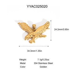 Vue détaillée du pendentif aigle doré en acier 304 avec dimensions et spécifications
