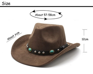 Vue détaillée d'un chapeau de cowboy en daim marron avec turquoise et bande en cuir clouté
