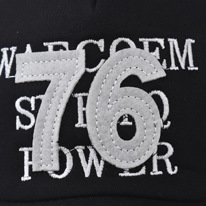 Casquette de baseball noire lavée avec écusson 76 vintage et broderies en 3D