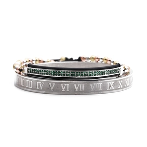Coffret de bracelets homme avec jonc chiffres romains et chaînes à perles colorées
