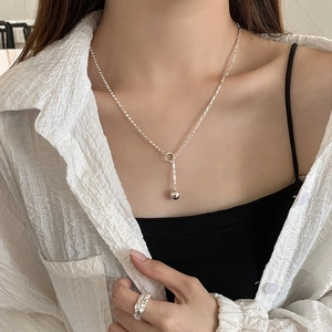 925 silver beaded double-layer necklace and textured ring set worn by a model