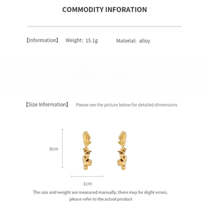 Détails des boucles d'oreilles lave dorées irrégulières avec dimensions et matériaux