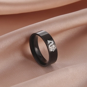 Anello punk da uomo in acciaio inossidabile nero con motivi di drago bianco su seta