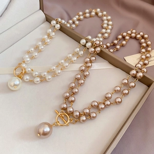 Détails de colliers de perles à double rangée avec fermoir OT doré et grand pendentif