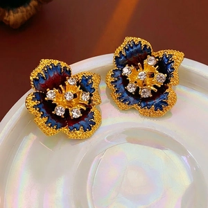 Vintage Flower Stud Earrings With Enamel And Rhinestones Alloy Jewelry With Silver Earring Post For Women Luxury Retro Style