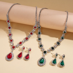 Two-piece vintage necklace set with red and green water-drop pendants and diamonds