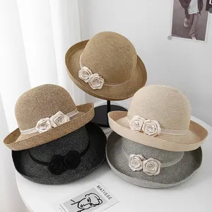 Chapeau cloche en paille style Hepburn avec décorations roses en cinq couleurs