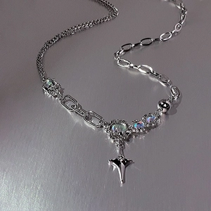 Collier Pendentif Étoile Pierre de Lune en Acier au Titane pour Hommes Femmes Chaîne Asymétrique Bijoux en Alliage Unisexe