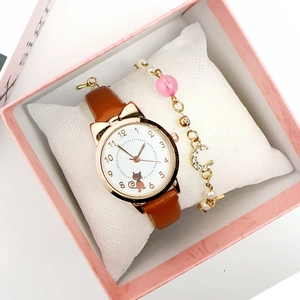 Cat dial quartz watch with leather strap and gold moon bracelet in a pink gift box