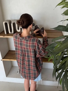 Women's loose plaid long sleeve shirt with back pleat detail and vintage checkered pattern