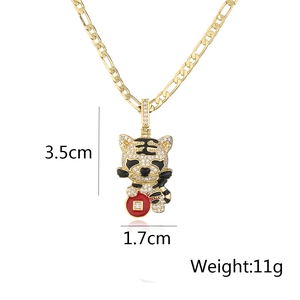 Detailed view of 18K gold plated leopard pendant measuring 3.5cm by 1.7cm with weights