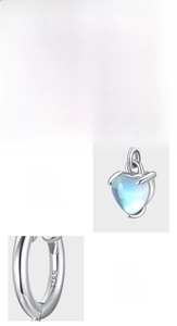 Detailansicht der S925 Sterlingsilber Ohrringe mit herzförmigem Mondstein und Pavé-Fassung