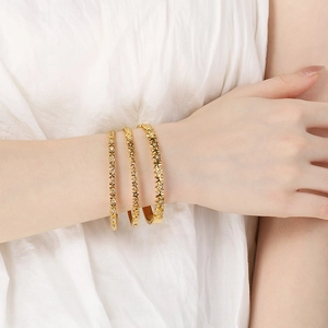 Dreiteiliges 18K vergoldetes Armreifenset mit Weizenähren und Sternen für Damen