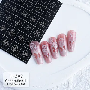 Détail du pochoir nail art H-349 avec motifs de papillons et de roses élégantes