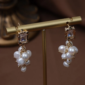 Baroque grape bunch earrings with natural freshwater pearls and zircon in gold plating