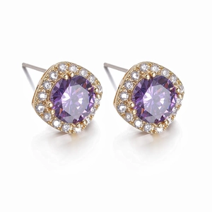 Pendientes dorados elegantes con gran circón redondo púrpura y halo de cristales
