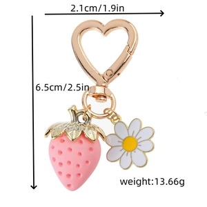 Detailed dimensions of the sweet strawberry keychain with heart clasp and daisy charm