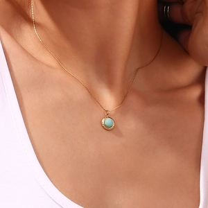 Vintage 18K gold plated stainless steel necklace with blue natural stone pendant