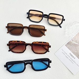 Retro thick frame polygon sunglasses set in various gradient colors with a vintage look