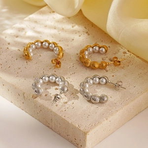 Vintage Pleated C Shaped Hoop Earrings With Stainless Steel 18K Gold Plated And White Artificial Pearls For Women Retro Elegant