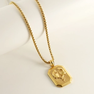 Collana in acciaio inossidabile placcata oro 18K con ciondolo a drago quadrato e catena box