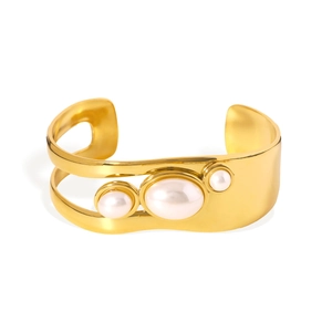 Bracelet jonc ouvert doré poli avec trois perles et accents asymétriques cœur papillon