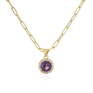 Vista dettagliata della collana placcata oro 18K con ametista viola e ciondolo in zircone