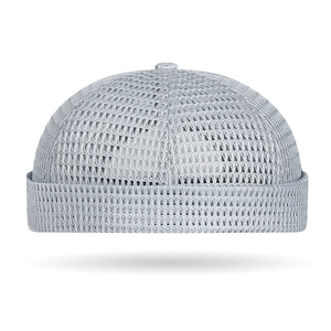 Miki Hat in mesh grigio chiaro traspirante con stile docker cap regolabile per l'estate