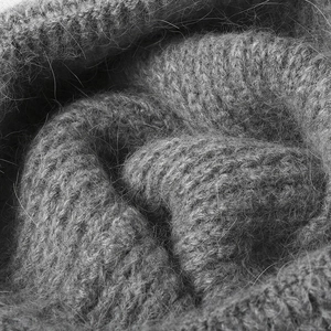 Bonnet en tricot d'hiver avec oreilles mignonnes en laine de lapin grise de qualité