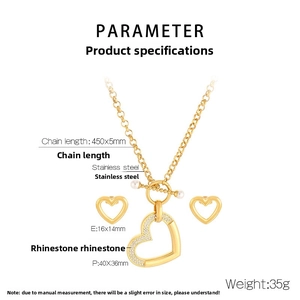 Dimensions détaillées du coffret bijoux cœur en acier doré avec détails en strass