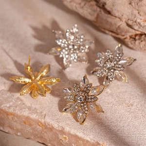 Luxury multilayer snowflake stud earrings with sparkling crystals and silver needle posts